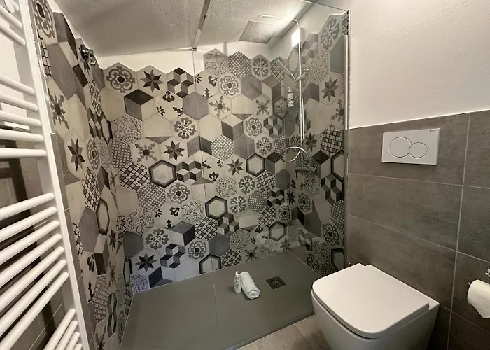 Terrace & Garden Near * Lipomo